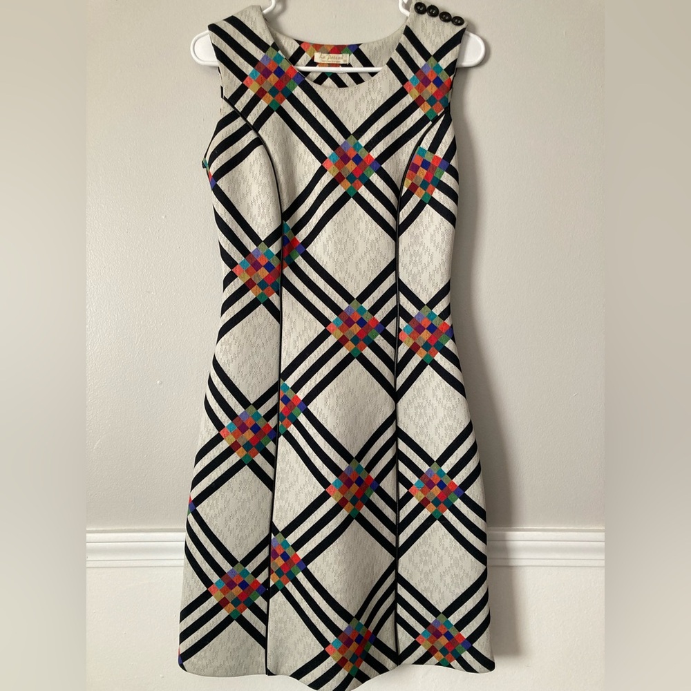 La Pateau Shift Dress in Scuba Material